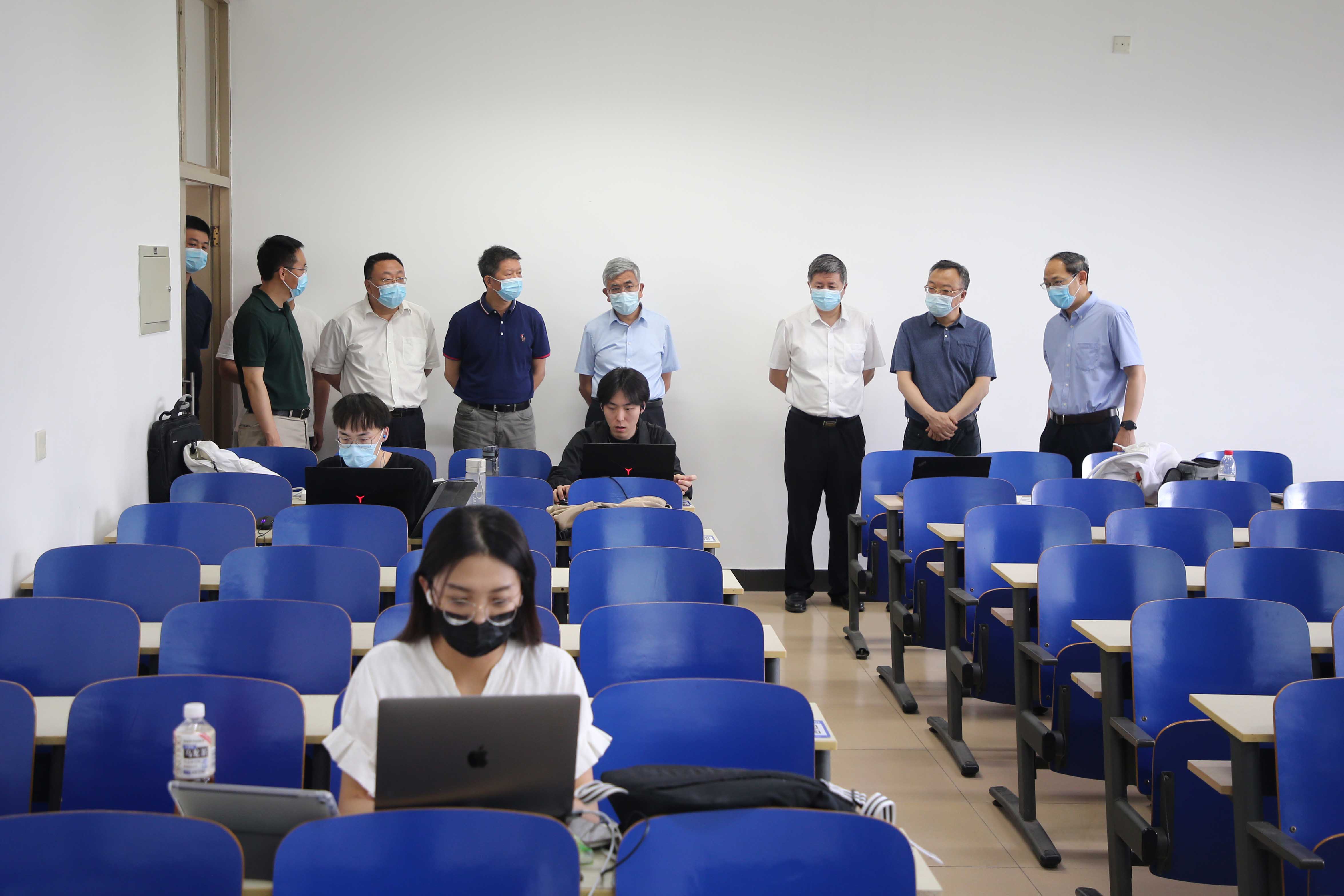 (论文)答辩有序进行 校领导一行现场检查指导工作-中国地质大学(北京)