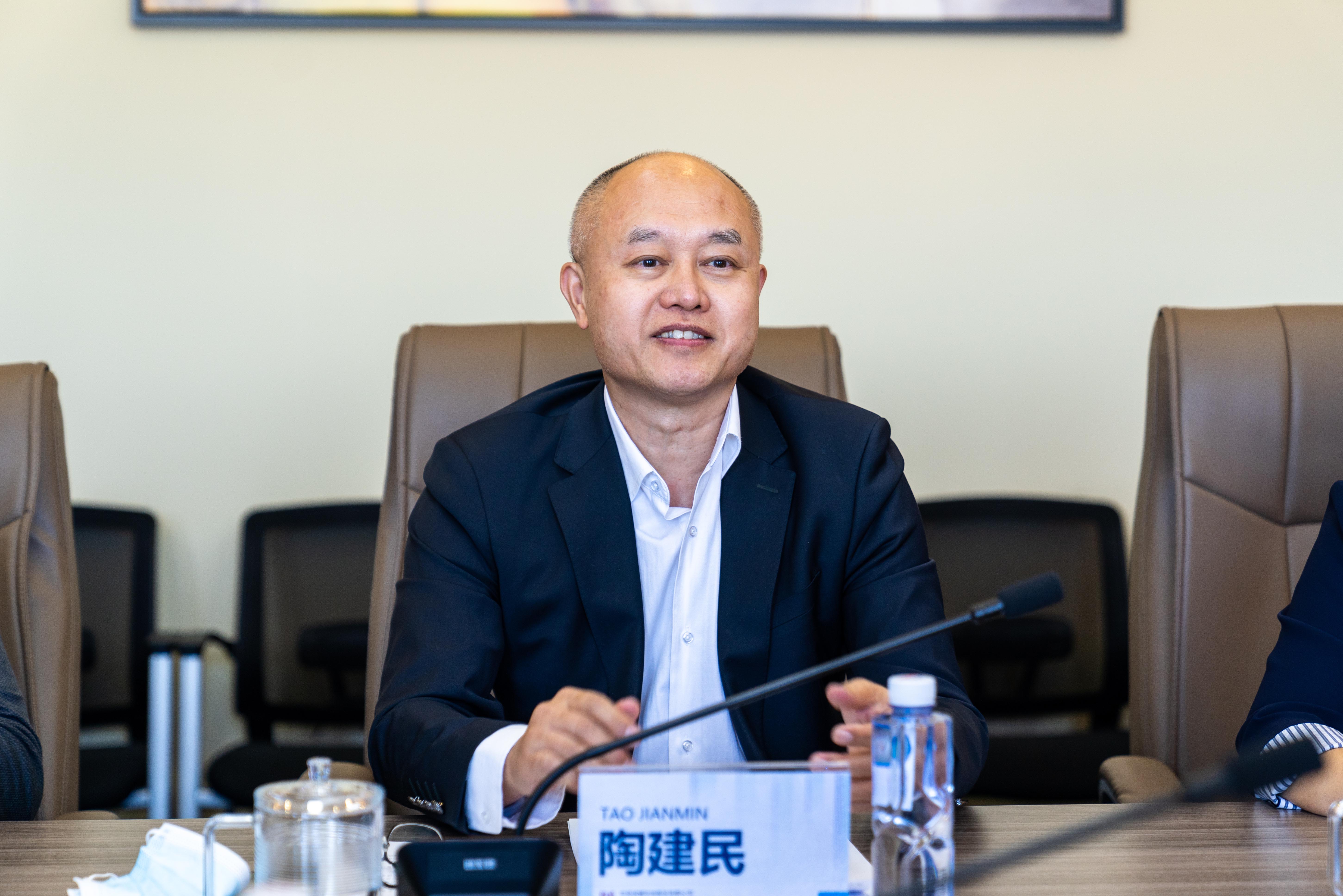 副校长段翔带队赴中国对外翻译有限公司为就业实习实践基地揭牌并签约中国地质大学（北京）