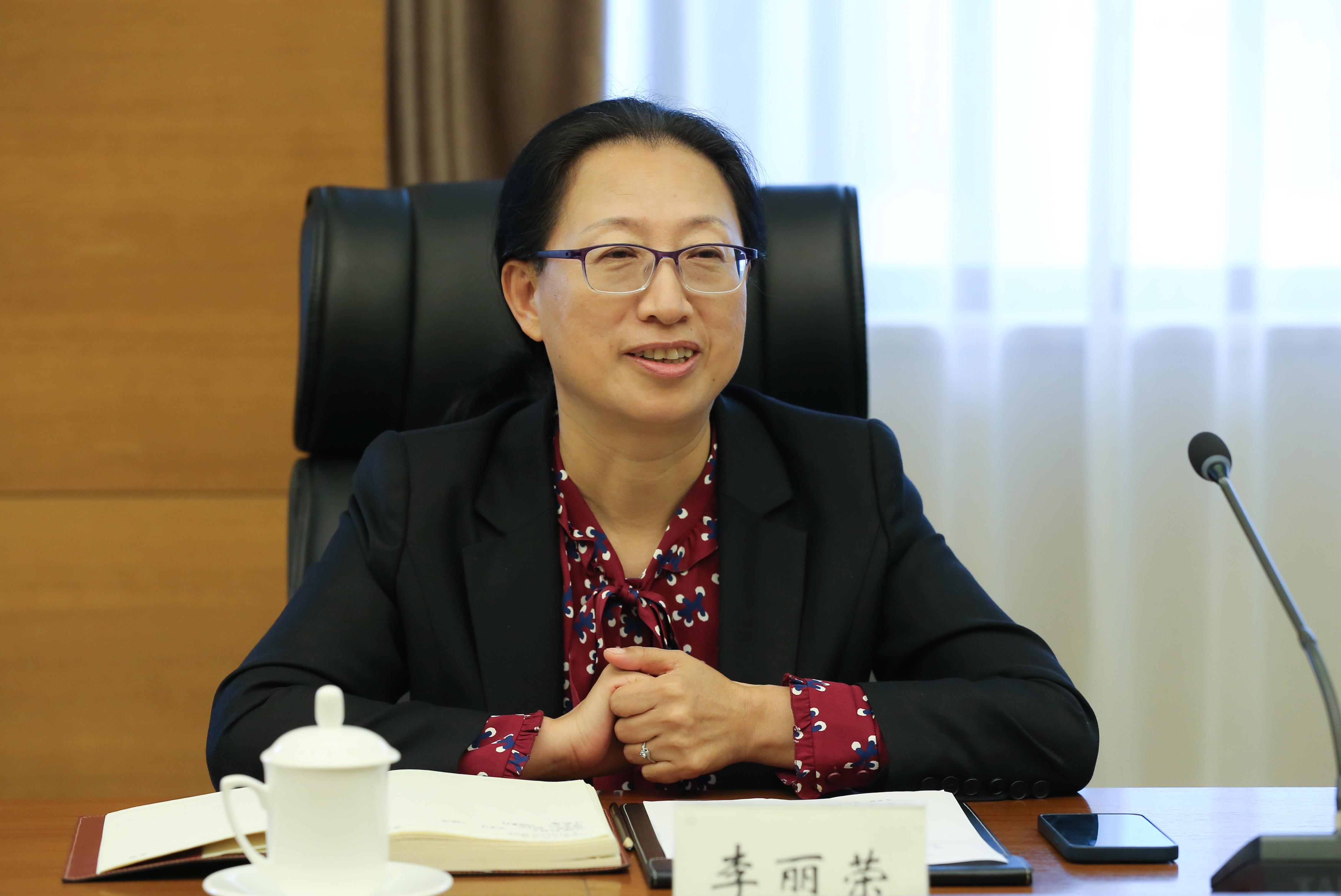 青海大学党委书记李丽荣校长史元春一行来校调研座谈