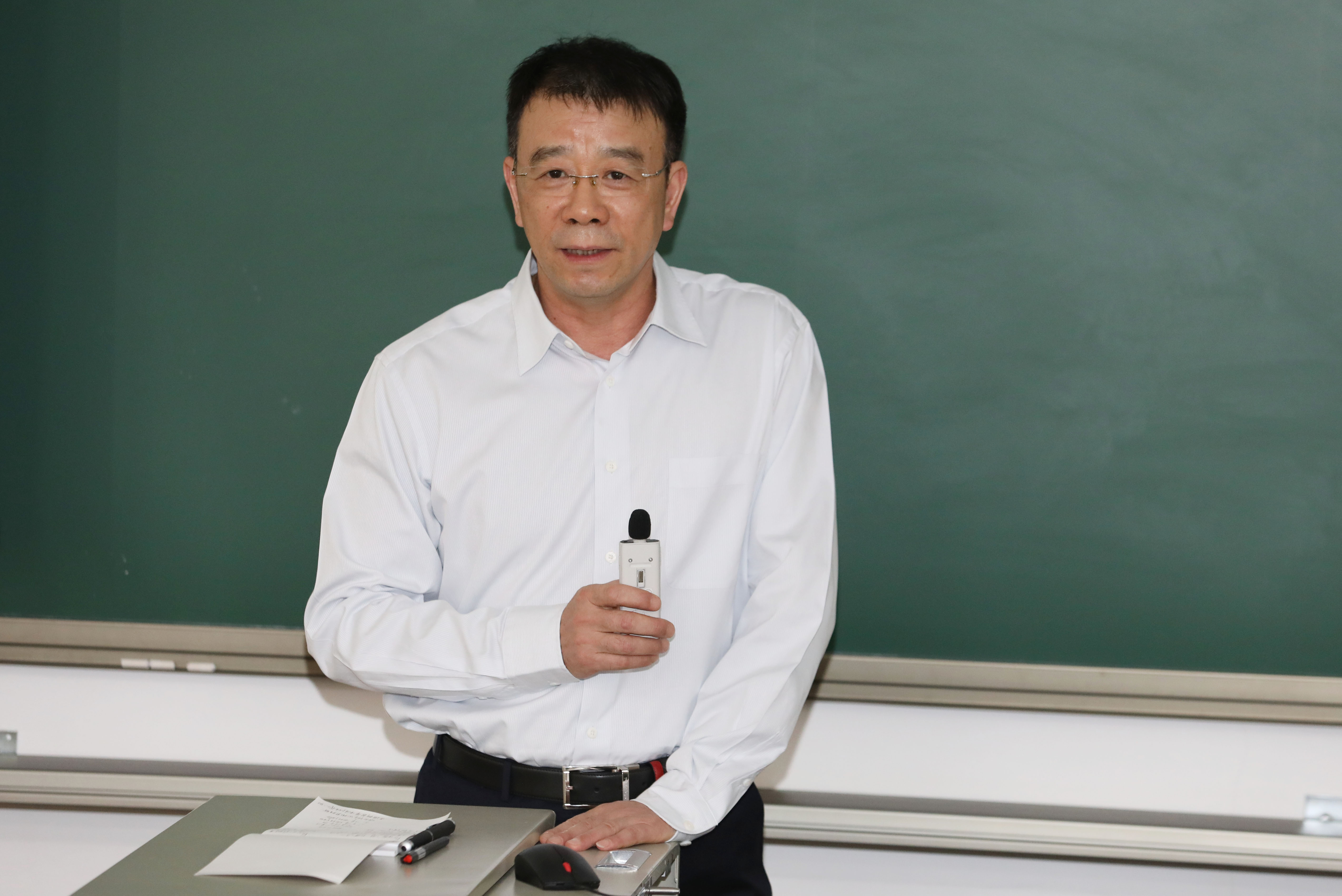 中国石化西北石油局有限公司执行董事党委书记张煜教授来我校开展学术