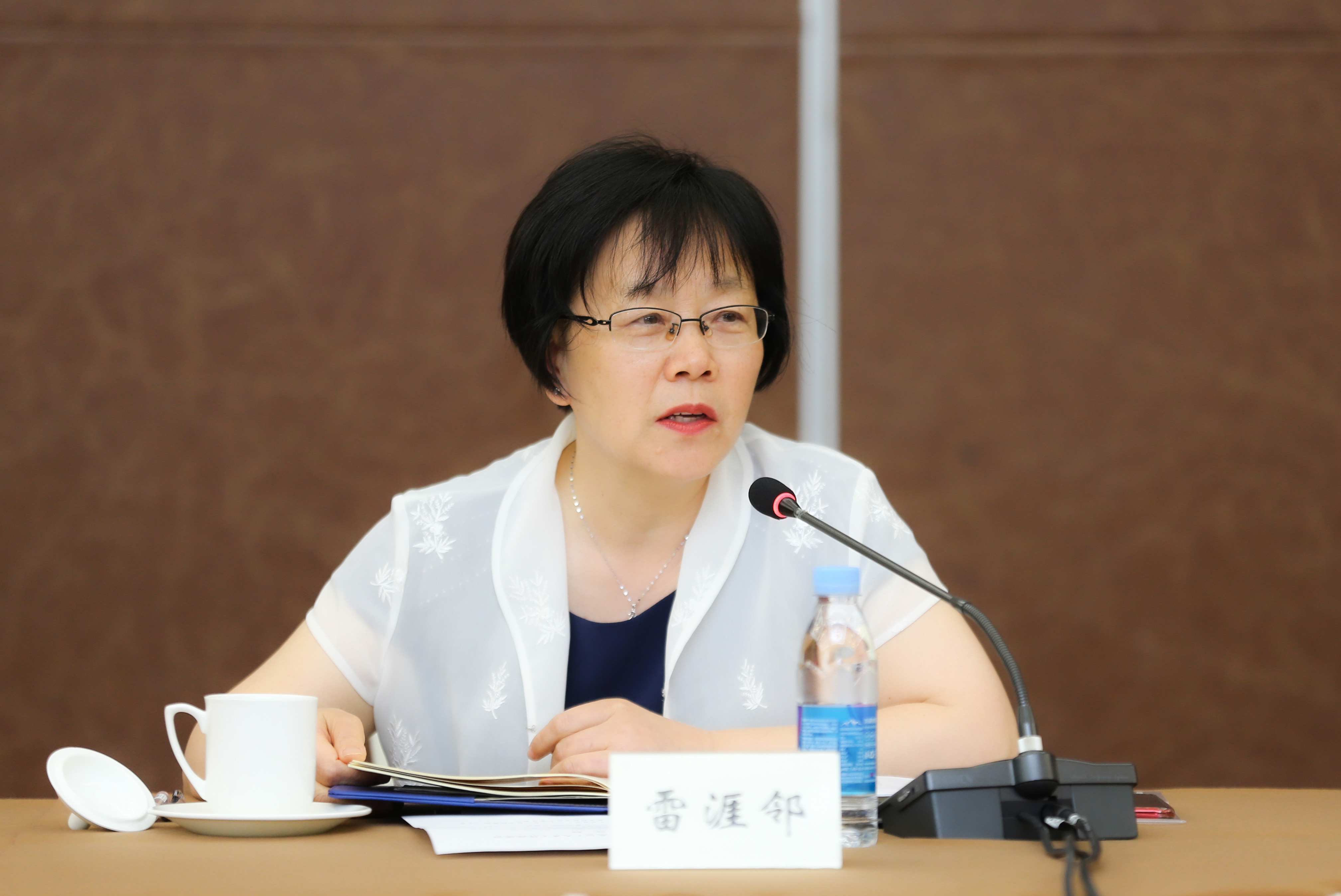 学校人才工作座谈会召开