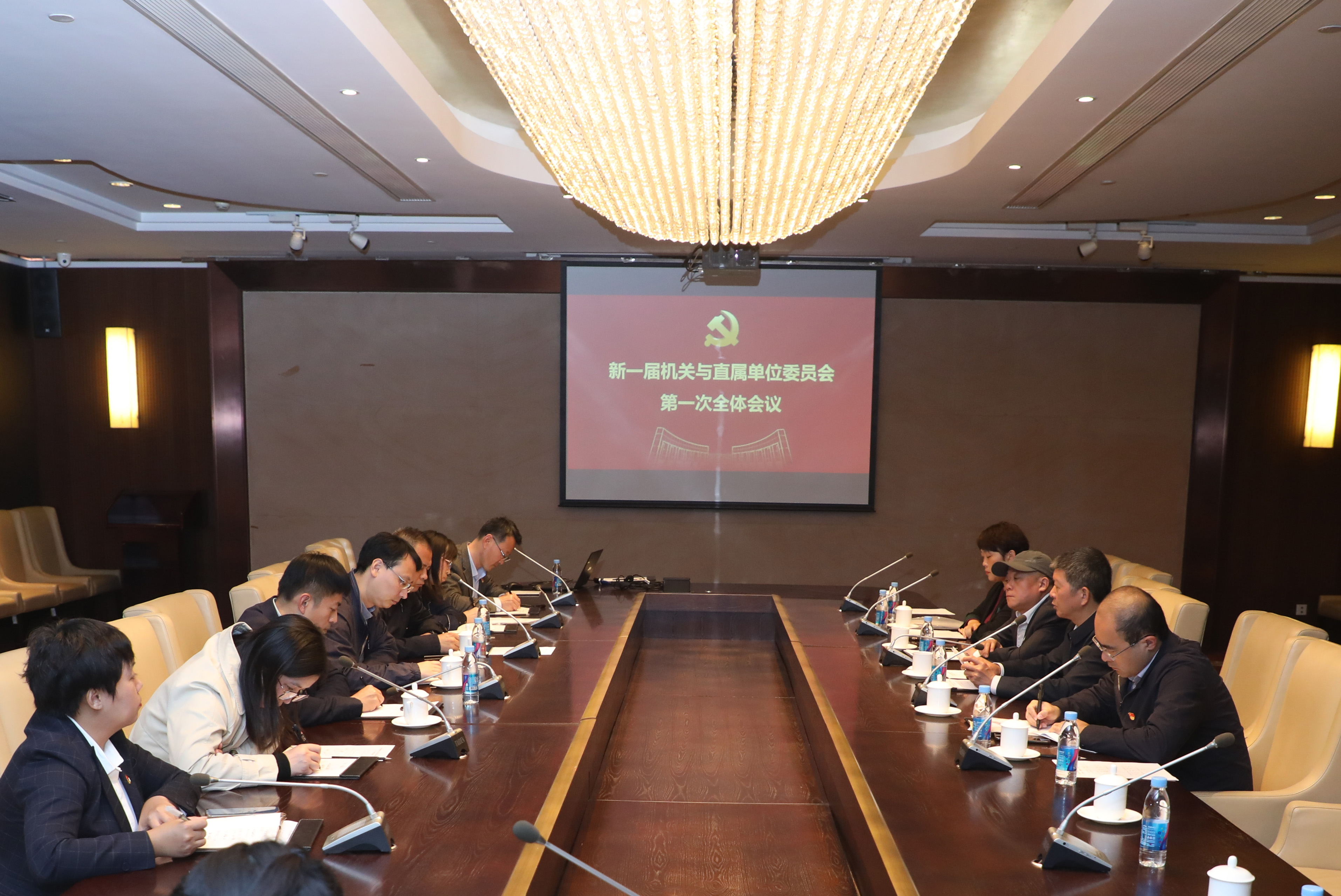 会议采取无记名投票方式选举出林善园为机关与直属单位党委书记,邹顺