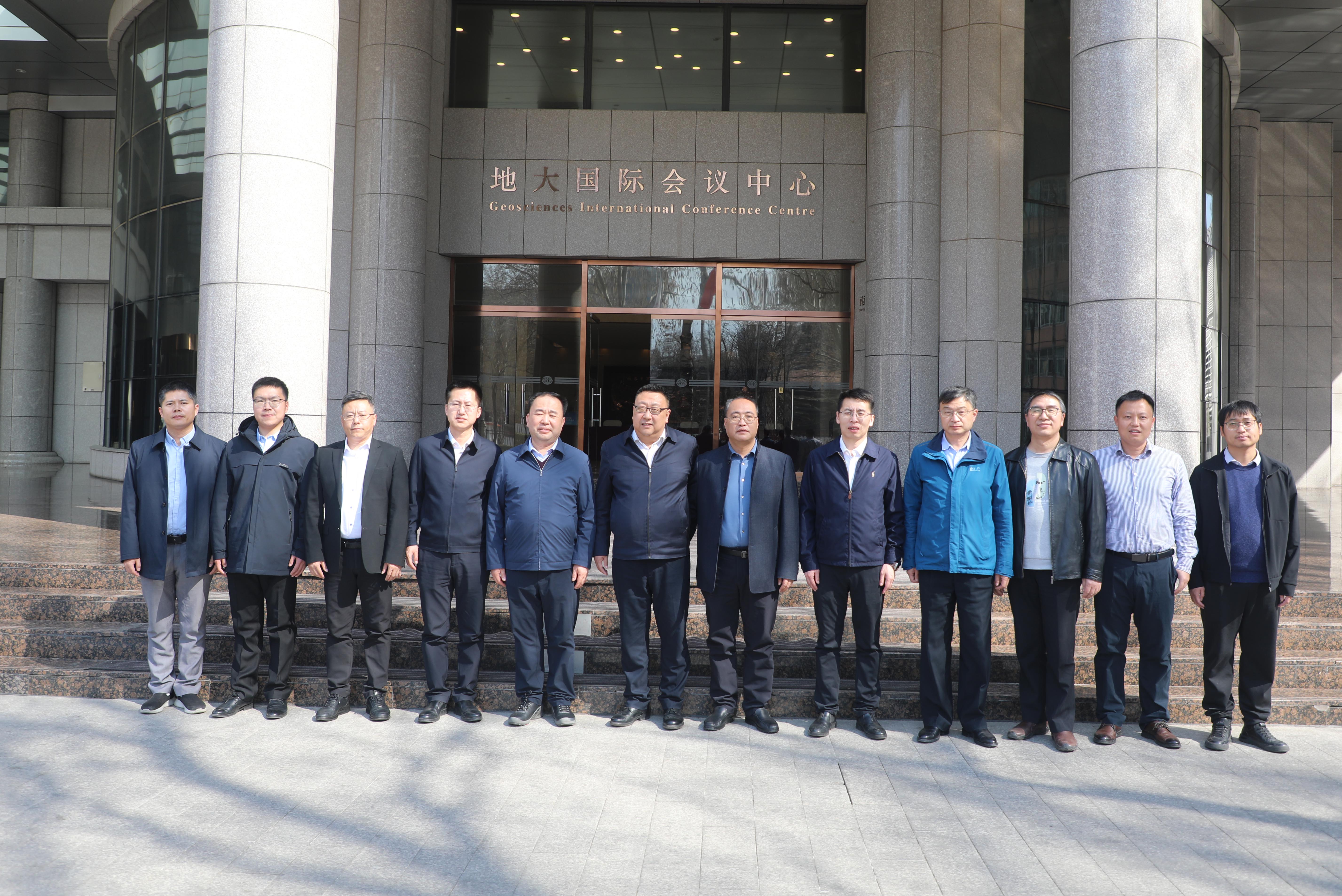 甘肃省地质矿产勘查开发局来访我校